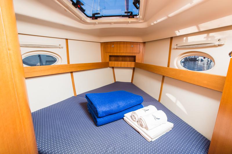 Book yachts online - sailboat - Elan 434 Impression - Jordan (sails 2015) - rent