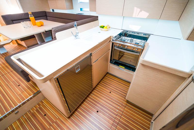 Book yachts online - sailboat - Elan 50 Impression - Escape II - rent