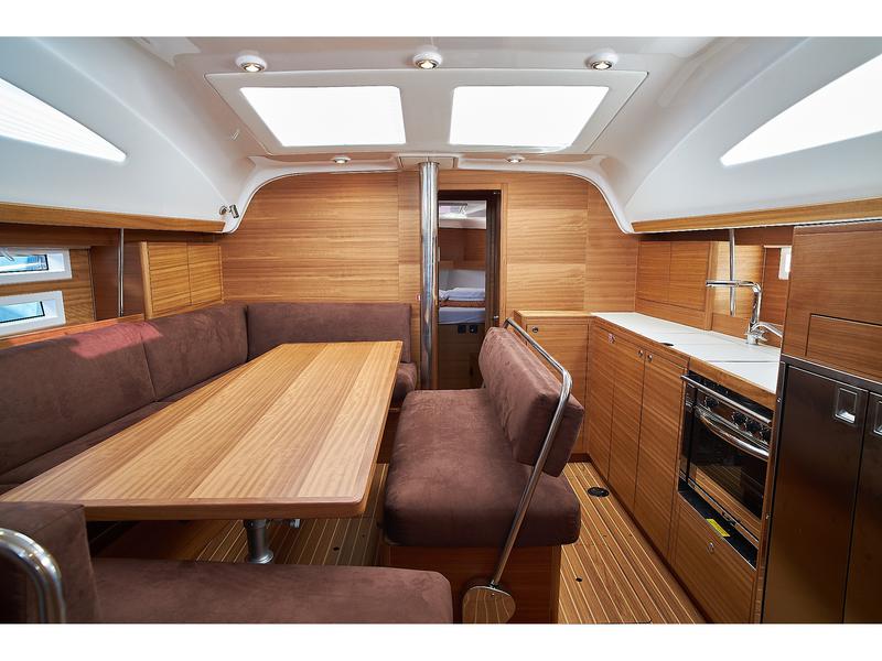 Book yachts online - sailboat - Elan Impression 45.1 - Enya - rent
