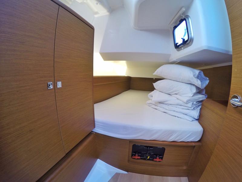 Book yachts online - sailboat - Sun Odyssey 449 - Nina - rent