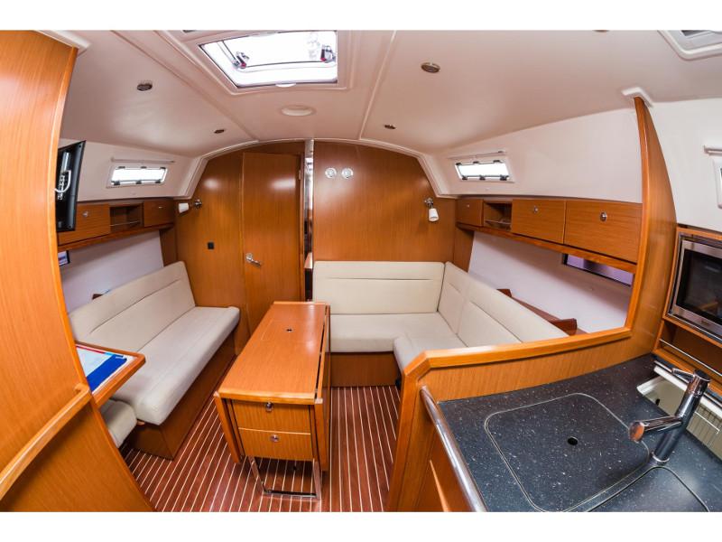 Book yachts online - sailboat - Bavaria 36 Cruiser - Estela - rent