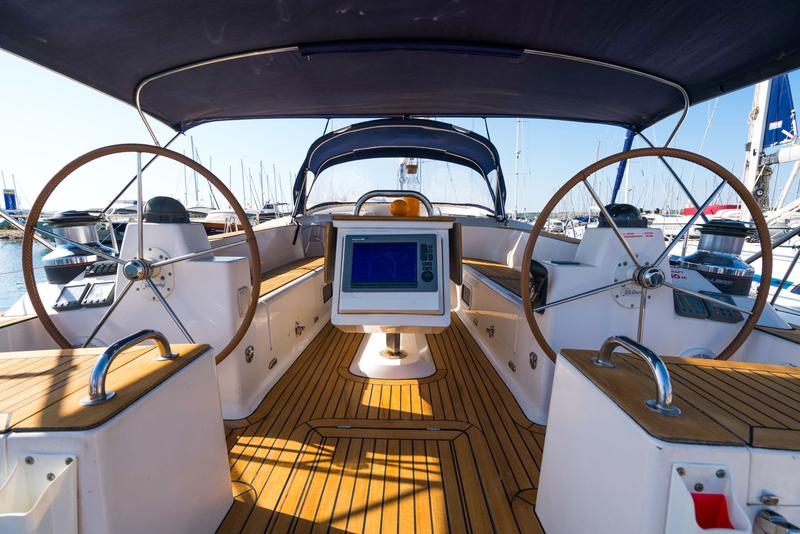 Book yachts online - sailboat - Elan 514 Impression - Lenka (sails 2015) - rent