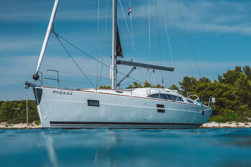 Book yachts online - sailboat - Elan Impression 45.1 - Alina - rent