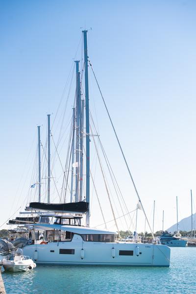 Book yachts online - catamaran - Lagoon 42 - Emma (A/C-Generator) (Pax 12) Brand New 2021 - rent