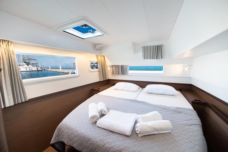 Book yachts online - catamaran - Lagoon 42 - Emma (A/C-Generator) (Pax 12) Brand New 2021 - rent