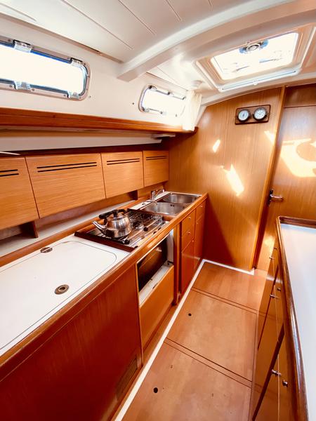 Book yachts online - sailboat - Beneteau Cyclades 50.5 - Christina (Refit 2021) (Pax 12)  - rent