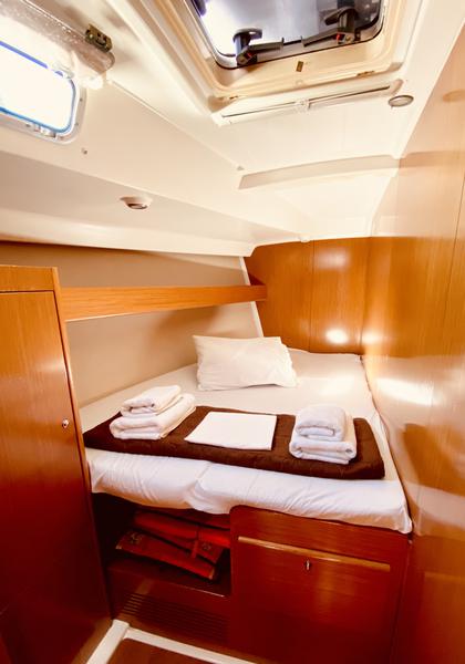 Book yachts online - sailboat - Beneteau Cyclades 50.5 - Christina (Refit 2021) (Pax 12)  - rent