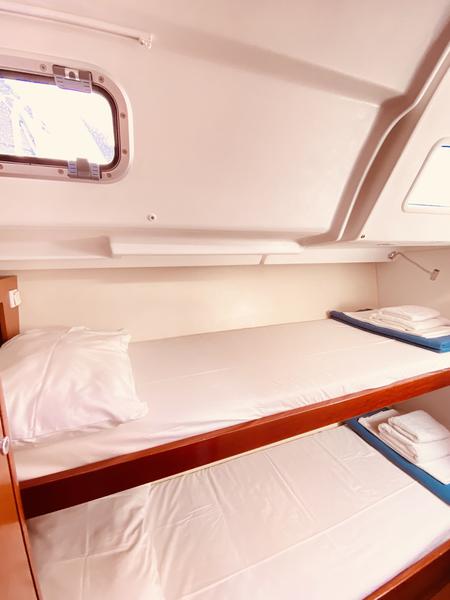 Book yachts online - sailboat - Oceanis 50 - Pura Vida (A/C - Generator) (Pax 12) (Refit 2019) - rent