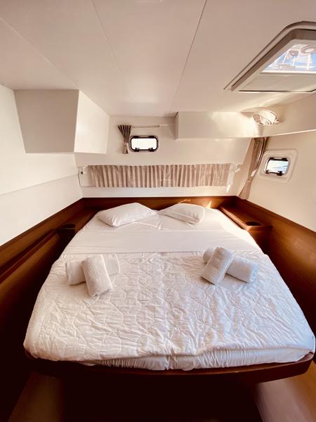 Book yachts online - catamaran - Lagoon 42 - Katerina (A/C - Generator) - rent