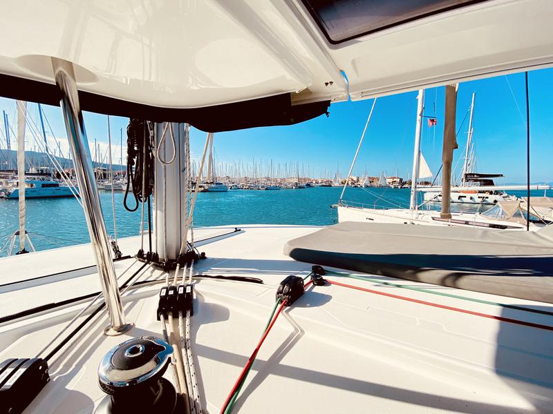 Book yachts online - catamaran - Lagoon 42 - Katerina (A/C - Generator) - rent