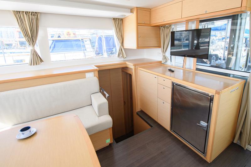 Book yachts online - catamaran - Lagoon 450  Flybridge - Athina (A/C - Generator) (Pax 12) (Rebuilt 2020) - rent