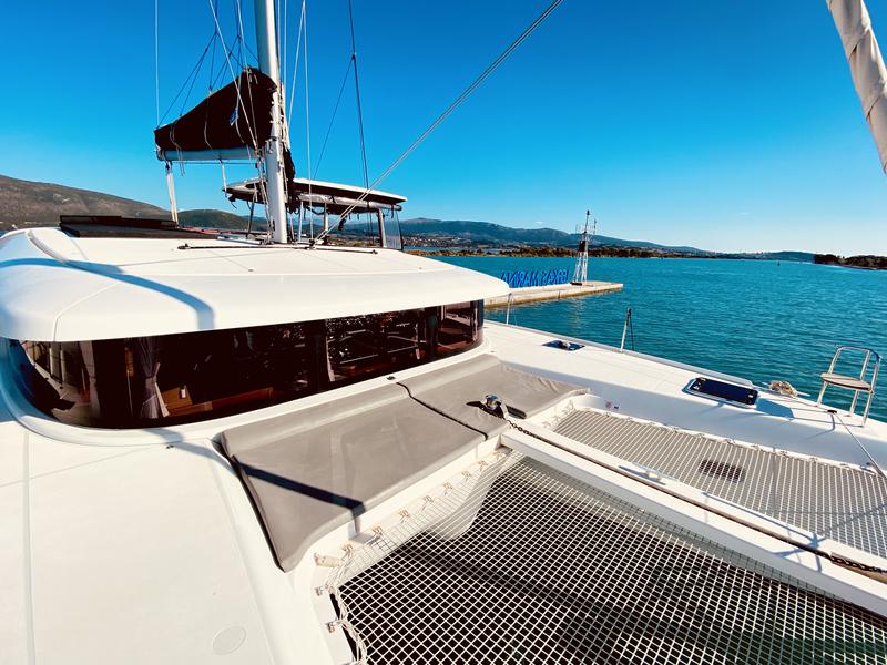 Book yachts online - catamaran - Lagoon 42 - Kaiki (A/C - Generator) - rent