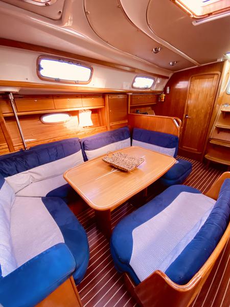Book yachts online - sailboat - Bavaria 42 Cruiser - Iro (Refit 2019) - rent