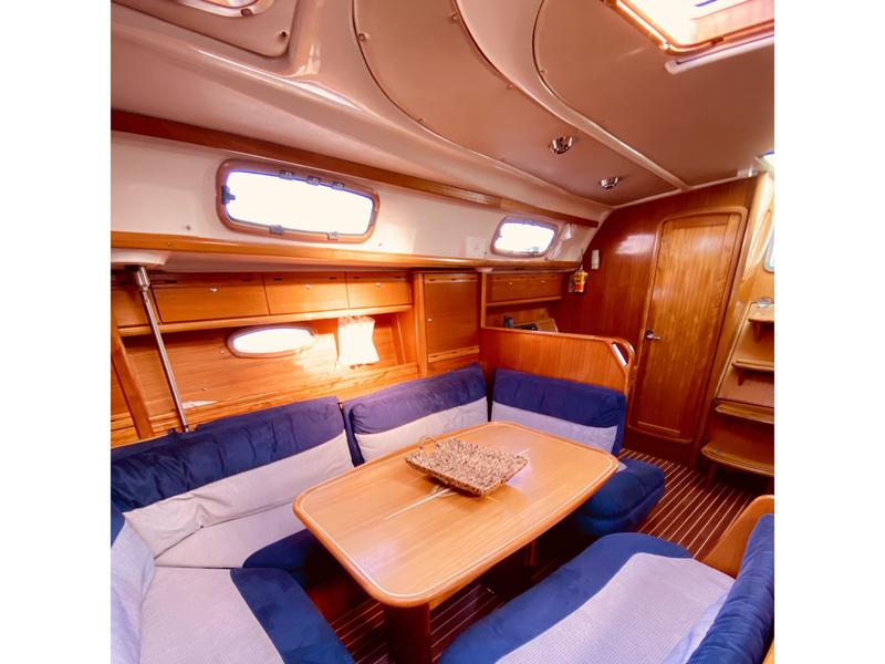 Book yachts online - sailboat - Bavaria 42 Cruiser - Iro (Refit 2019) - rent