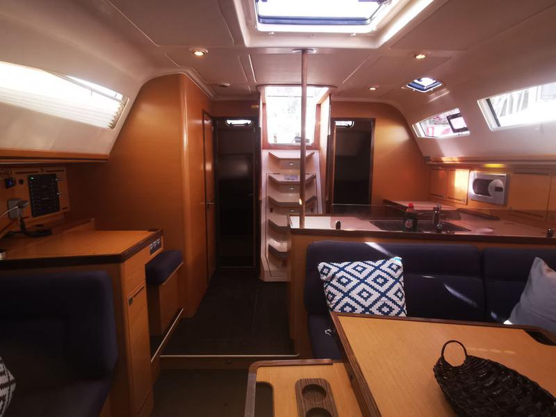 Book yachts online - sailboat - Elan 444 Impression - Okea Iris - rent