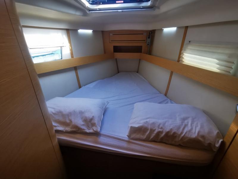 Book yachts online - sailboat - Elan 444 Impression - Okea Iris - rent