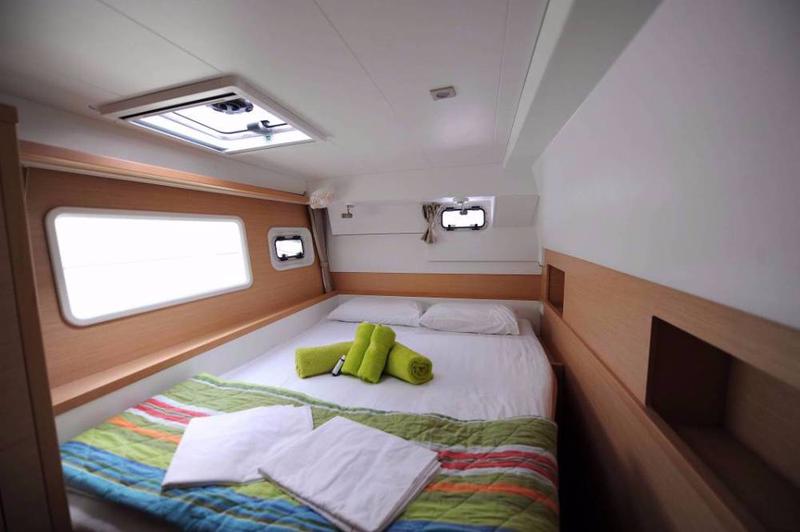 Book yachts online - catamaran - Lagoon 400 S2 - Ipanema - rent