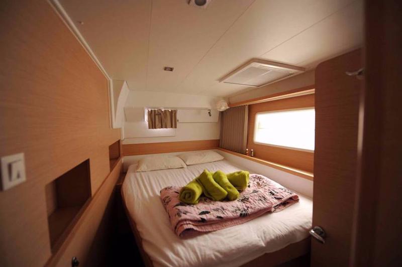 Book yachts online - catamaran - Lagoon 400 S2 - Ipanema - rent