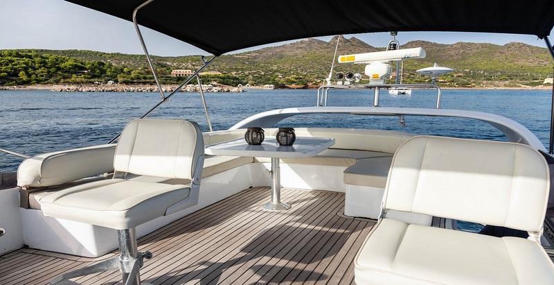 Book yachts online - motorboat - Fairline Squadron 55 - Queen - rent