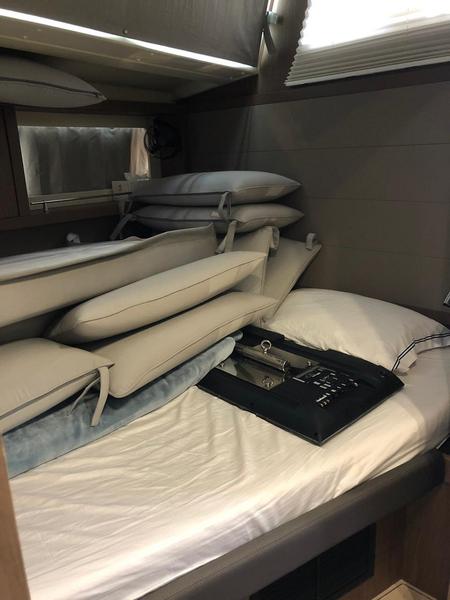Book yachts online - sailboat - Sense 57 - Royal Smile - rent