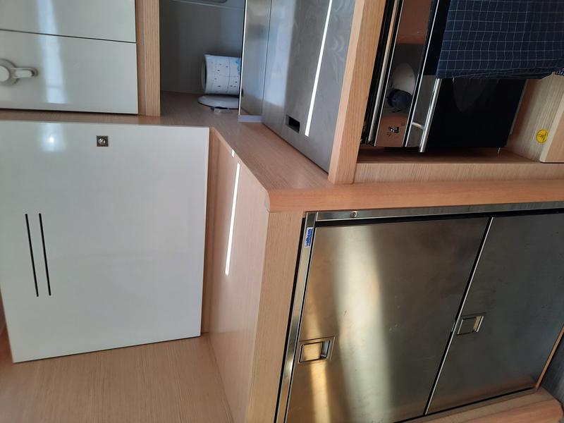 Book yachts online - sailboat - Dufour 390 Grand Large - AVAJAVA - rent
