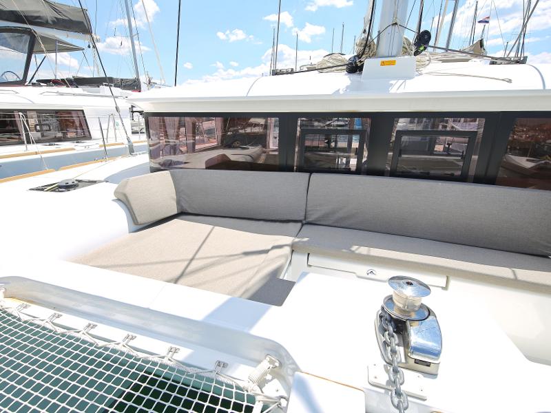 Book yachts online - catamaran - Lagoon 450  Flybridge - Mantra (Generator + watermaker) - rent
