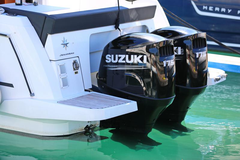 Book yachts online - motorboat - Merry Fisher 895 - VIP 3029ZD - rent