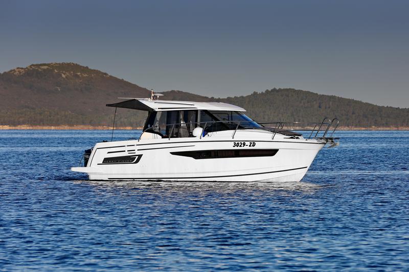 Book yachts online - motorboat - Merry Fisher 895 - VIP 3029ZD - rent