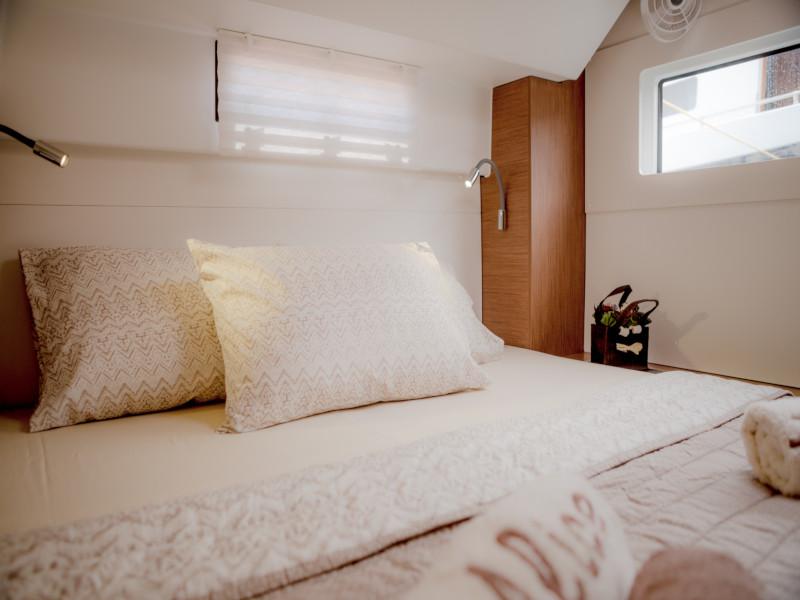 Book yachts online - catamaran - Lagoon 46 - ALICE - rent