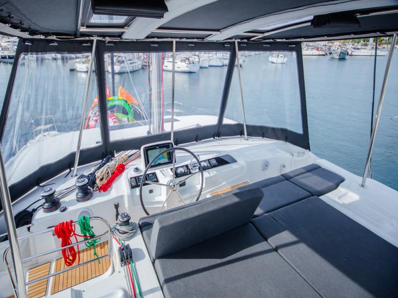 Book yachts online - catamaran - Lagoon 46 - ALICE - rent