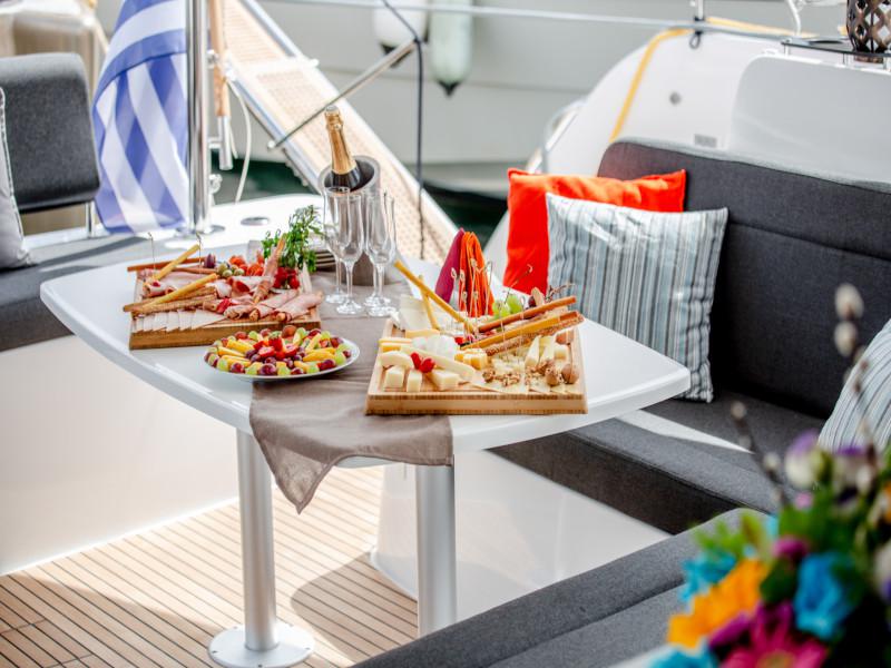 Book yachts online - catamaran - Lagoon 46 - ALICE - rent
