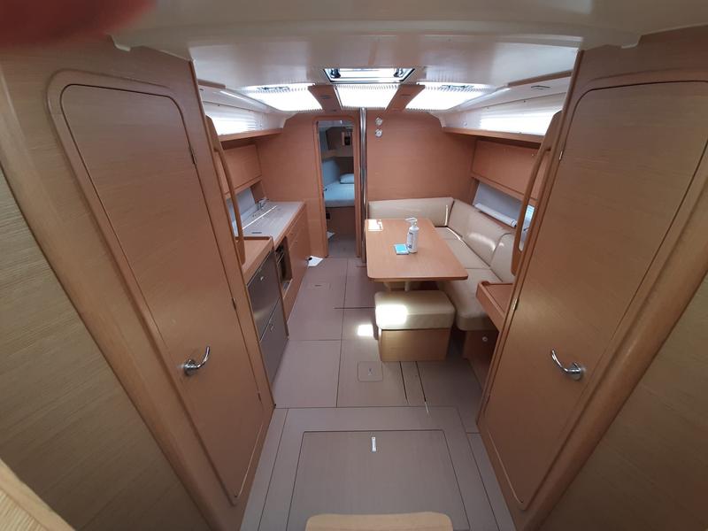 Book yachts online - sailboat - Dufour 390 Grand Large - Inycum - rent