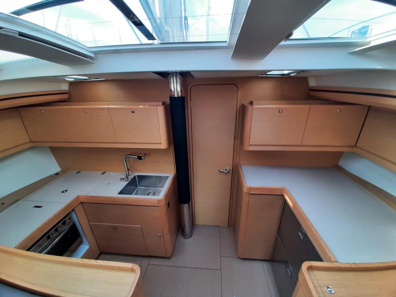 Book yachts online - sailboat - Dufour 520 Grand Large - Sirius - rent