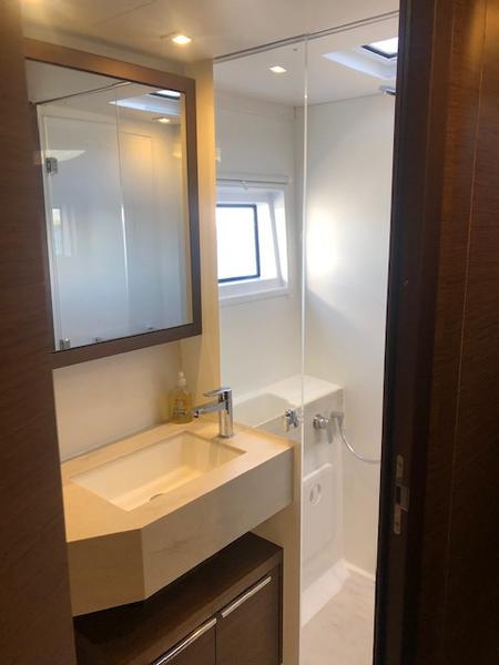 Book yachts online - catamaran - Lagoon 46 - Machango - rent