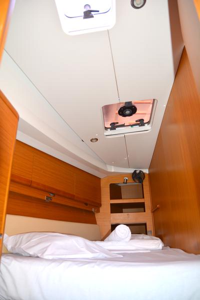 Book yachts online - sailboat - Sun Odyssey 44 i - Stavros - rent