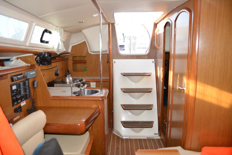 Book yachts online - sailboat - Sun Odyssey 32i - Charoula - rent