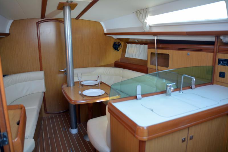 Book yachts online - sailboat - Sun Odyssey 36i - Billis - rent