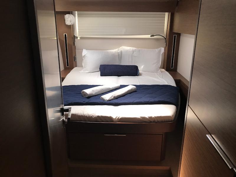 Book yachts online - catamaran - Lagoon 50 (A/C+WaterMaker+GEN) - Thor - rent