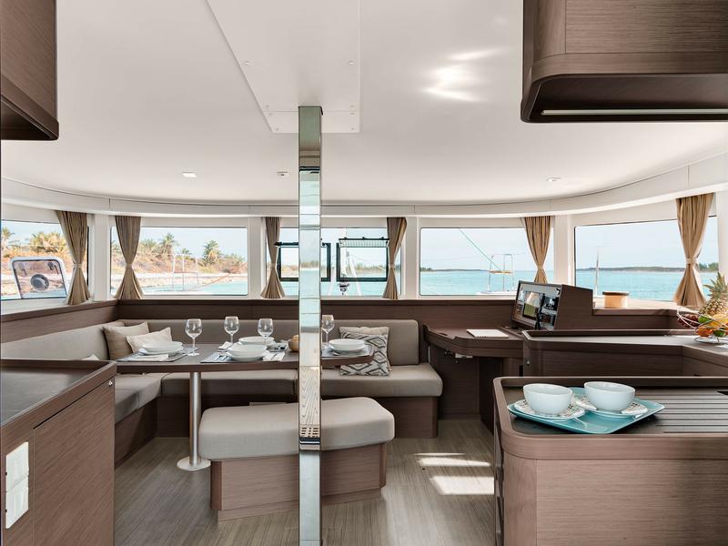 Book yachts online - catamaran - Lagoon 42 (A/C + WaterMaker) - Andromeda - rent