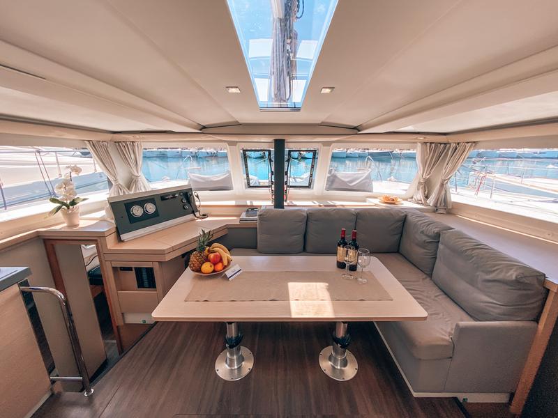 Book yachts online - catamaran - Lucia 40 - SEA ENERGY IV - rent