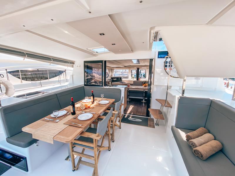 Book yachts online - catamaran - Lucia 40 - SEA ENERGY IV - rent