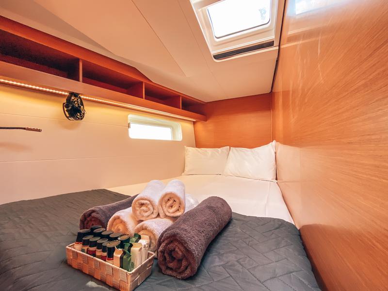 Book yachts online - sailboat - Jeanneau 54 - Sea Force - rent