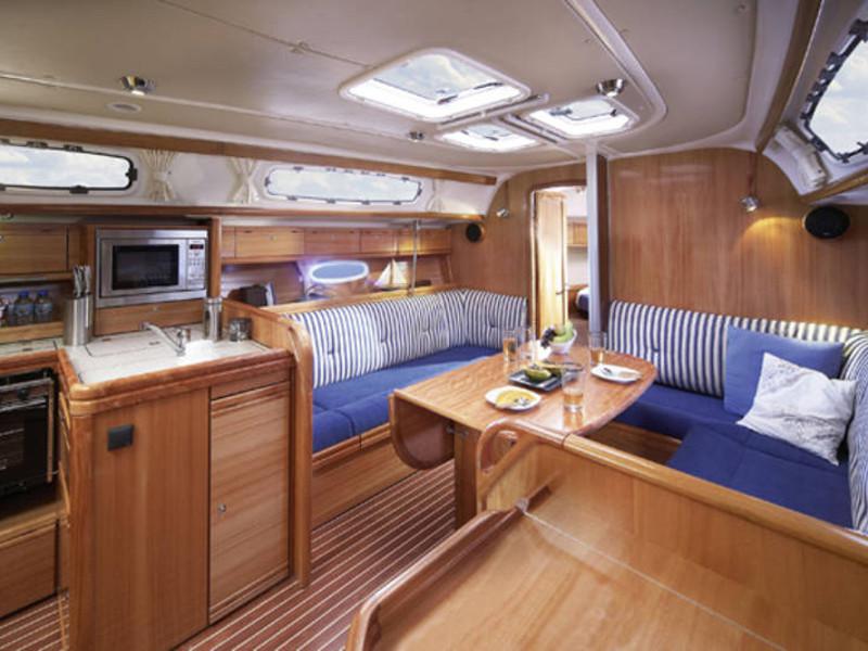 Book yachts online - sailboat - Bavaria 38 Cruiser - Matilde - rent