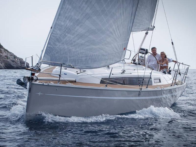 Book yachts online - sailboat - Bavaria Cruiser 33 - Starship - rent