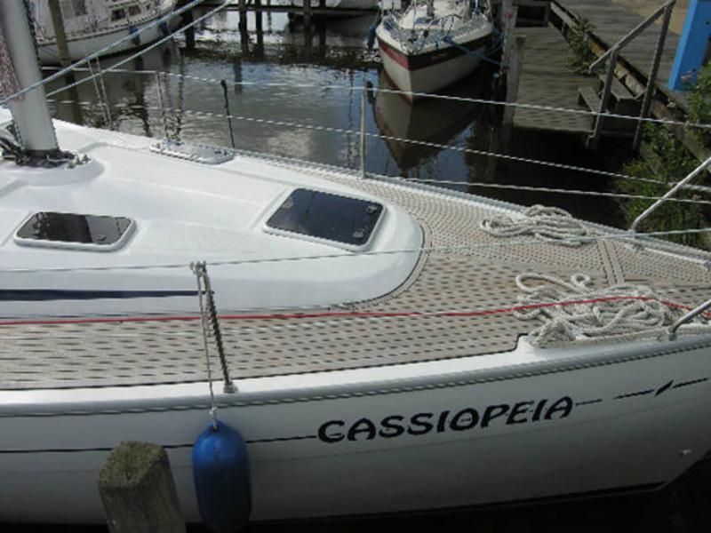Book yachts online - sailboat - Bavaria 37 Cruiser - Mio - rent