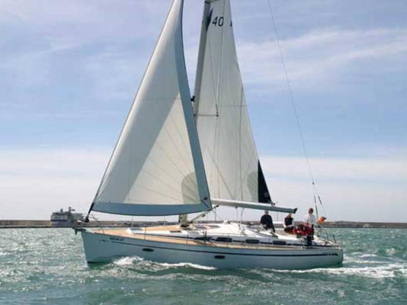 Book yachts online - sailboat - Bavaria 40 Cruiser - Luna - rent