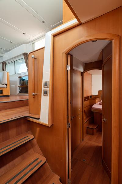 Book yachts online - catamaran - Lagoon 500 - Lepado 2006 skippered - rent