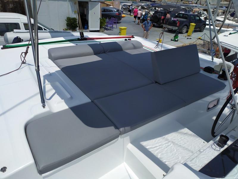 Book yachts online - catamaran - Lagoon 46 - Anafi - rent