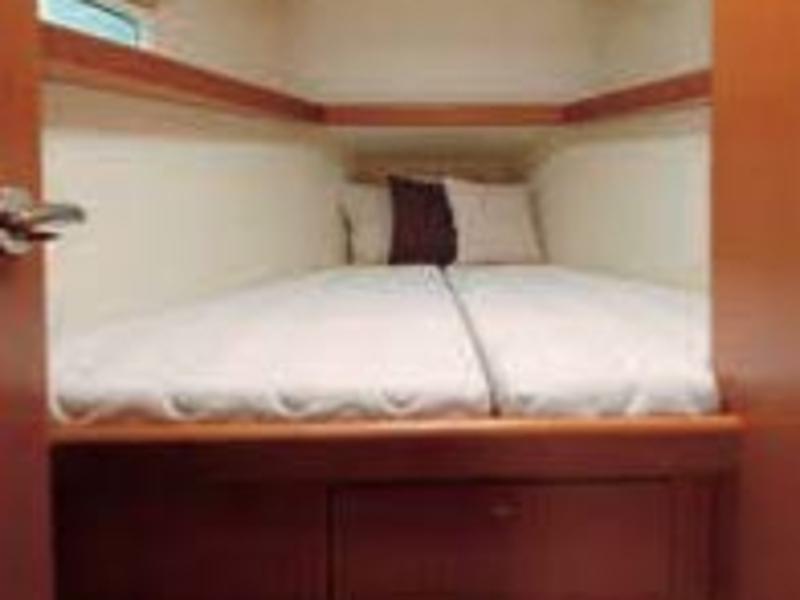Book yachts online - sailboat - Oceanis 43 - High Five - rent