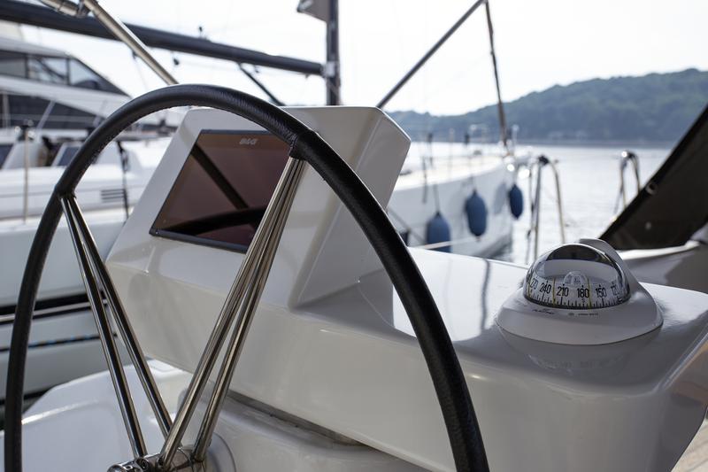Book yachts online - sailboat - Dufour 520 Grand Large - Nerthag - rent